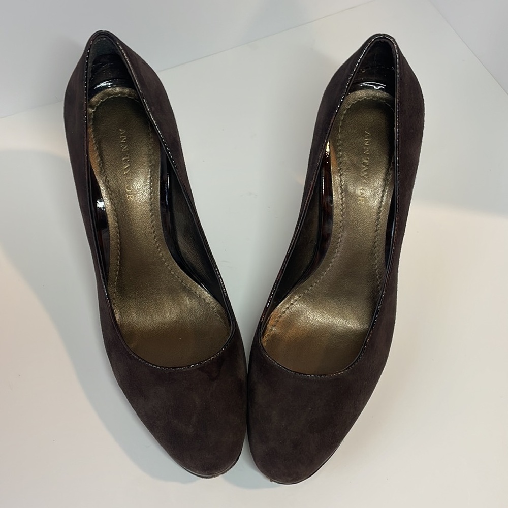 Ann Taylor Brown Platform Pumps